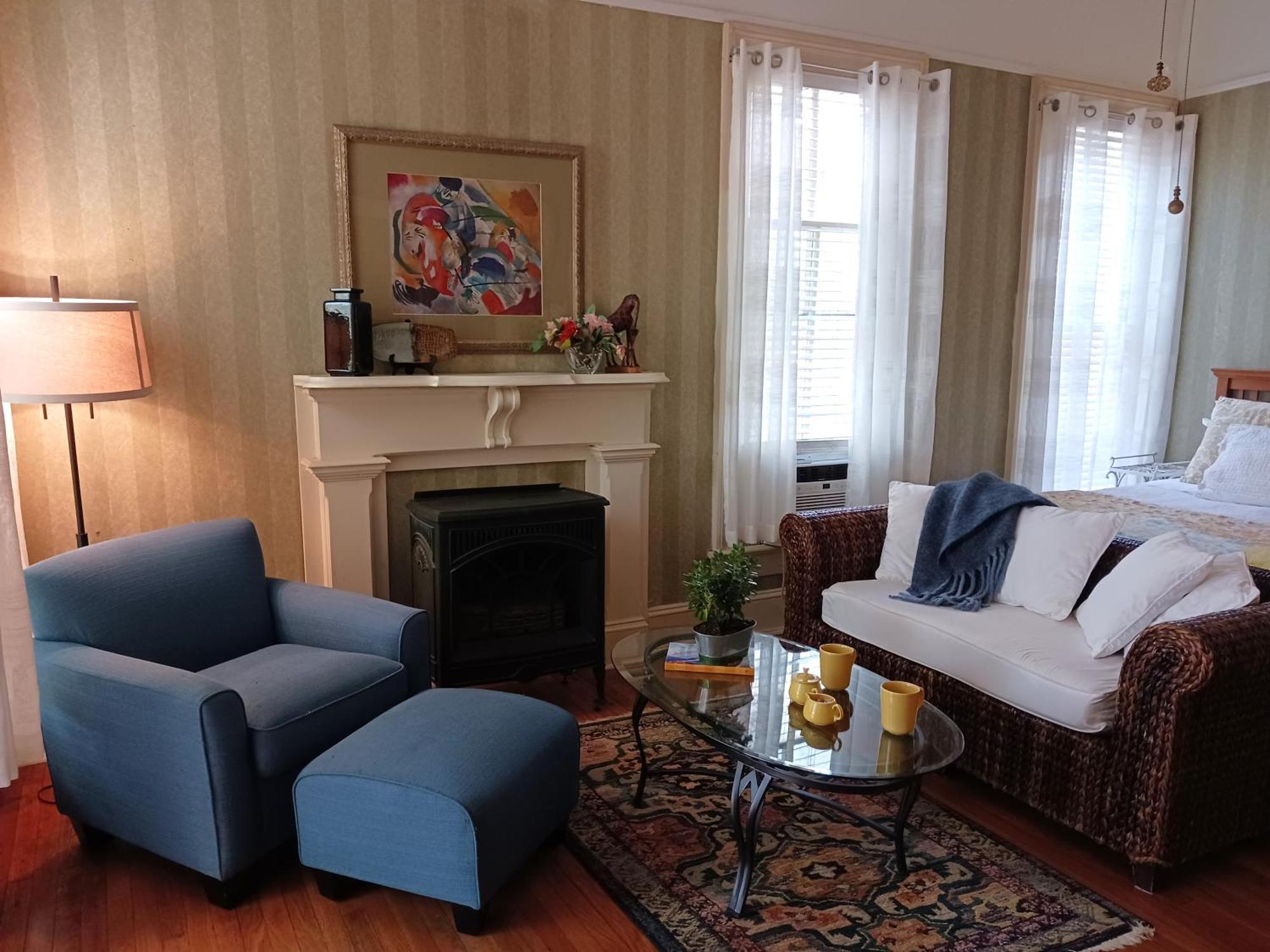 Rosemont Bed & Breakfast 3*
